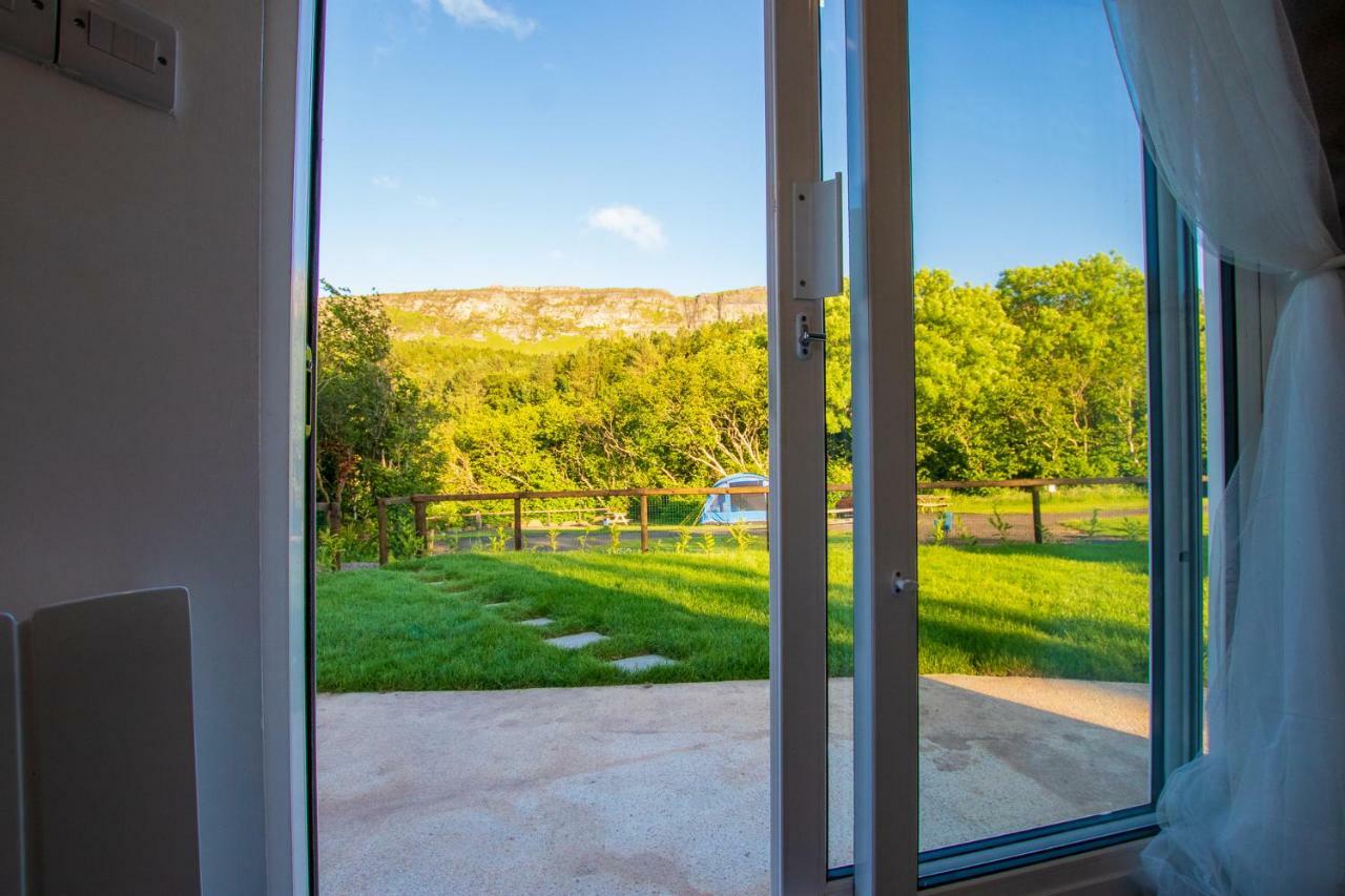 Waterfall Caves Turn-Around-Houses Villa Limavady Exteriör bild